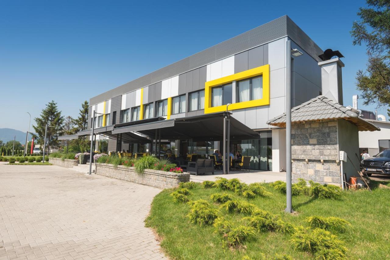 Hotel Stobex Loznica Kültér fotó