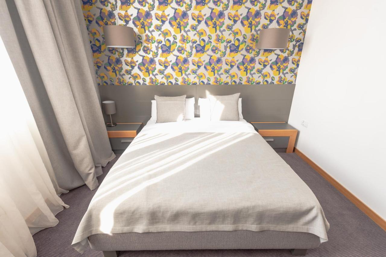Hotel Stobex Loznica Kültér fotó