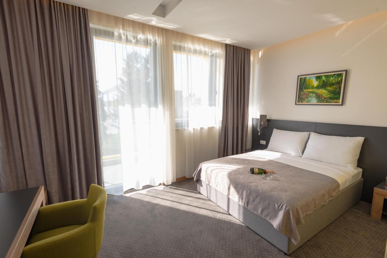 Hotel Stobex Loznica Kültér fotó