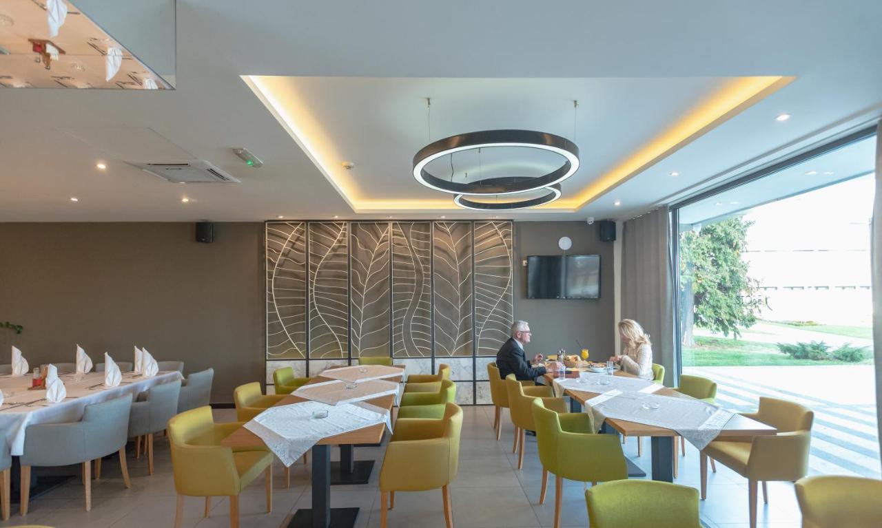 Hotel Stobex Loznica Kültér fotó