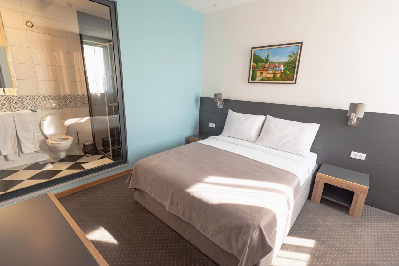 Hotel Stobex Loznica Kültér fotó